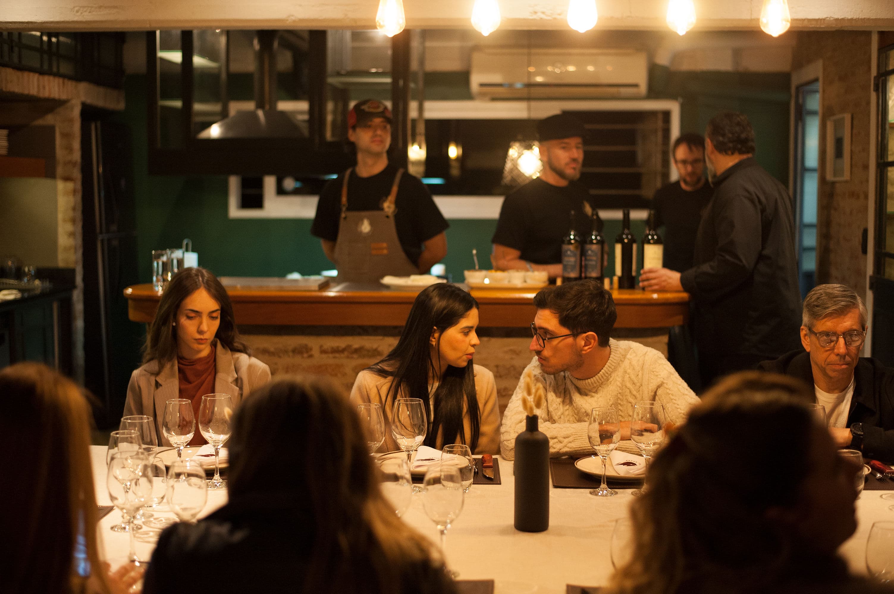 Mesa y velada en Kütral Casa Brasa